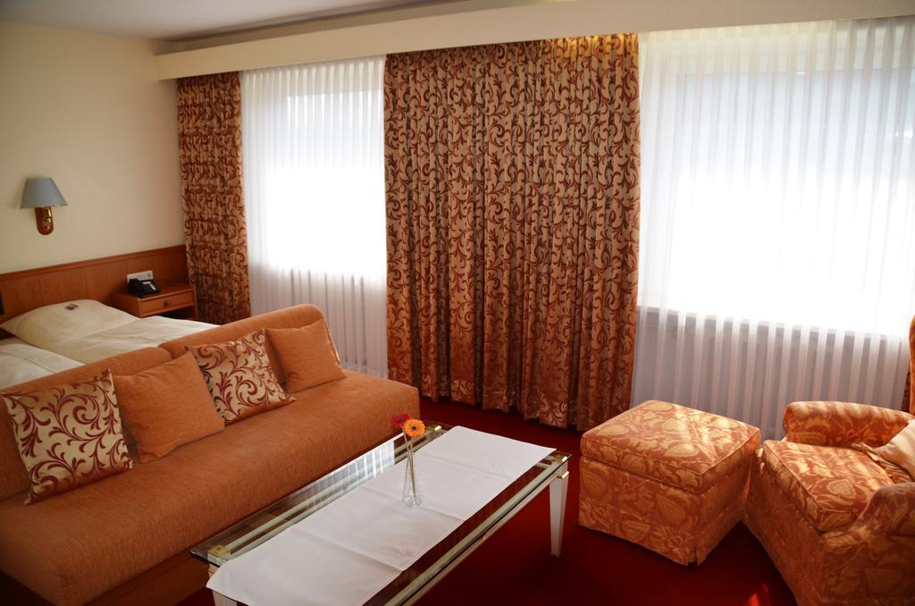 מינדן Hotel Exquisit מראה חיצוני תמונה